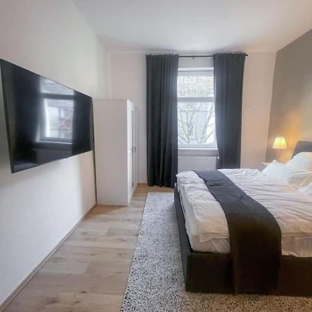 Modern Cozy Apt. -With 2 Tv, Netflix And Work Desk Essen Bagian luar foto